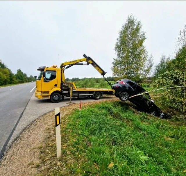 Vehicle recovery from a ditch and snow